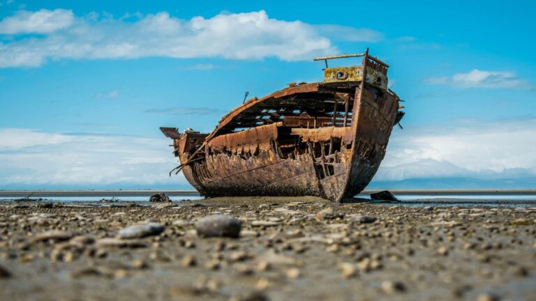 Abandonar barco en peligro: qué hacer